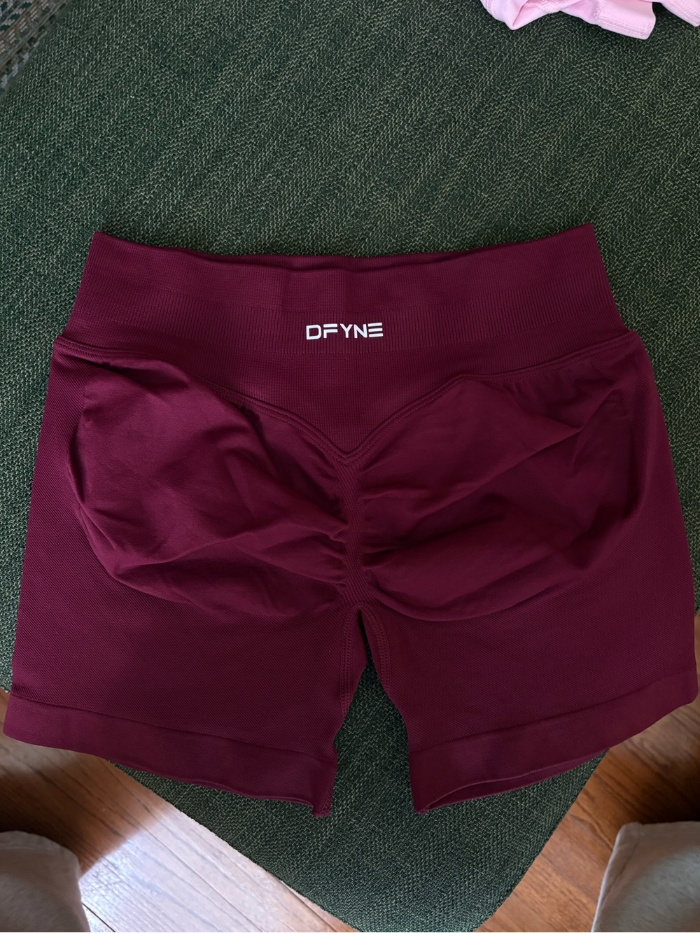 Dfyne Winter Berry Impact Shorts 4.5” Size Small - Picture 2 of 3